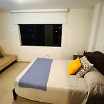 Habitacion Con Bano Y Ac A Una Cuadra Embajada Usa