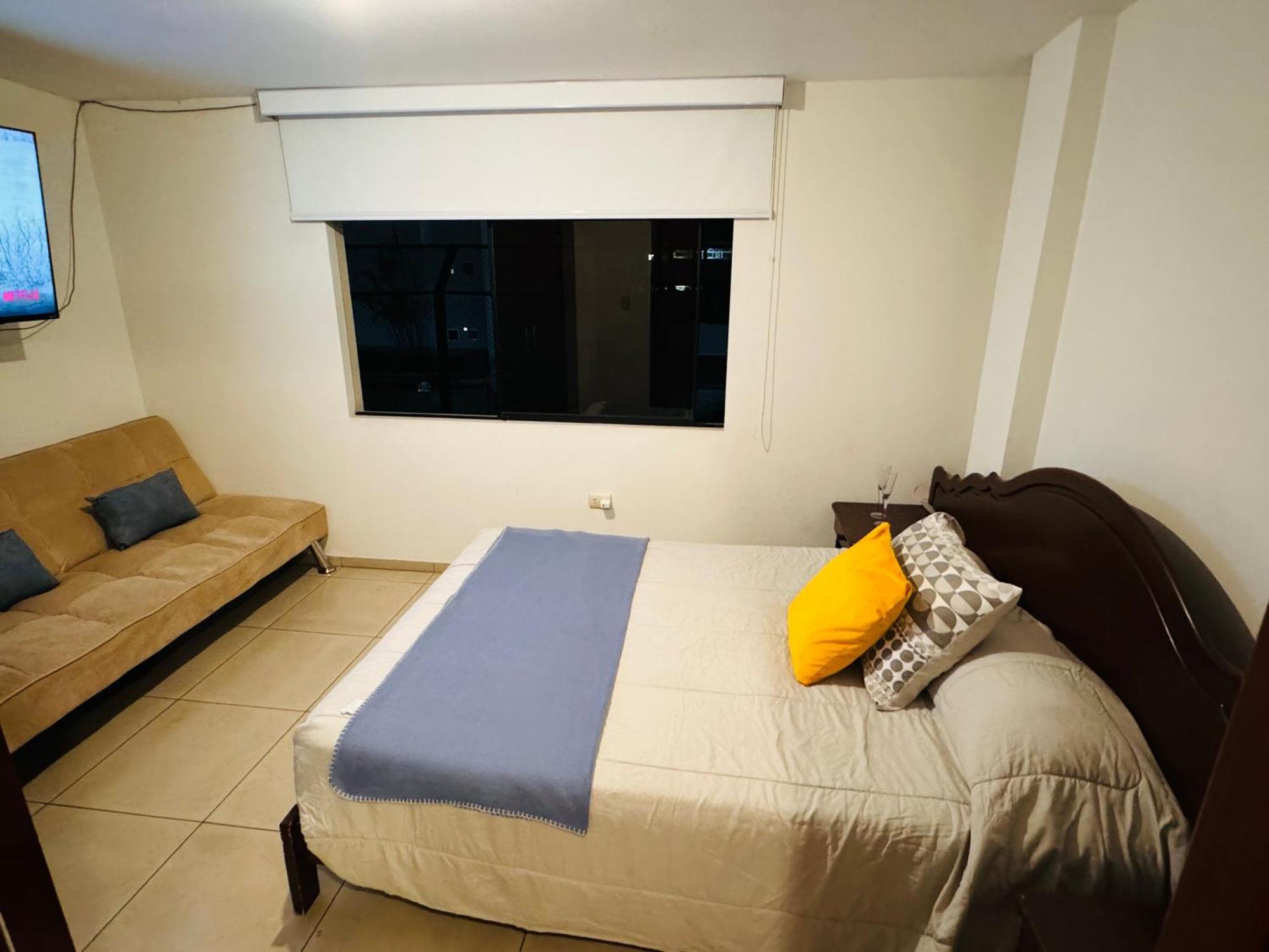 Habitacion Con Bano Y Ac A Una Cuadra Embajada Usa *