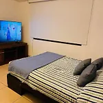 Habitacion Con Bano Y Ac A Una Cuadra Embajada Usa