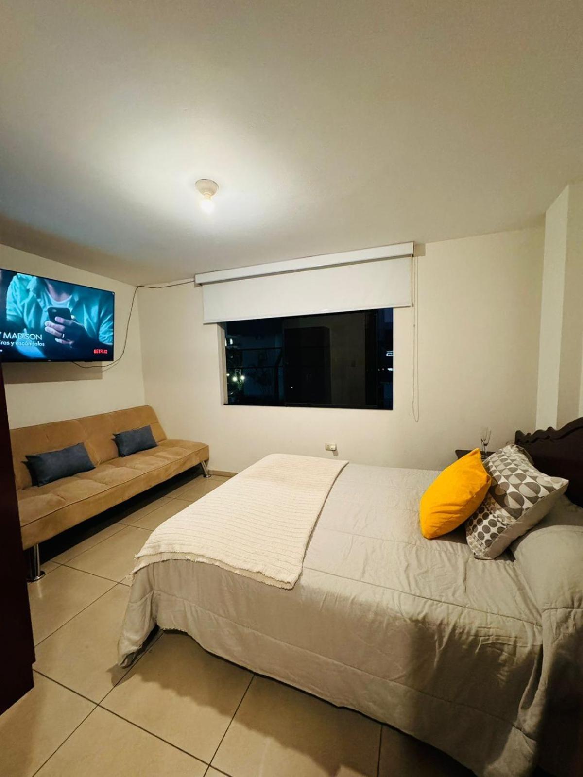 Maison d'hôtes Habitacion Con Bano Y Ac A Una Cuadra Embajada Usa *