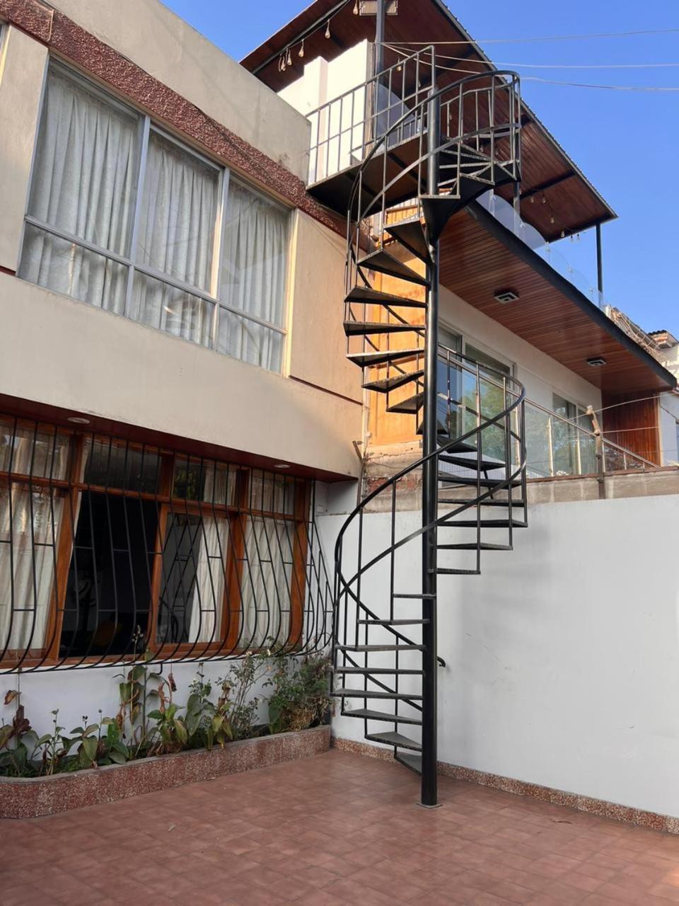 Maison d'hôtes Habitacion Con Bano Y Ac A Una Cuadra Embajada Usa